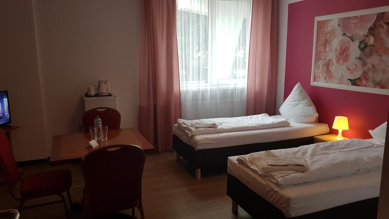 Hotelik Kameleon Pokoje Goscinne Jawor Exteriér fotografie