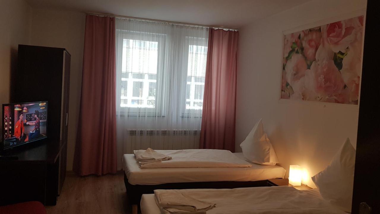 Hotelik Kameleon Pokoje Goscinne Jawor Exteriér fotografie