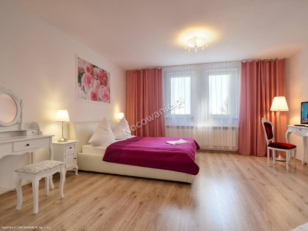 Hotelik Kameleon Pokoje Goscinne Jawor Exteriér fotografie